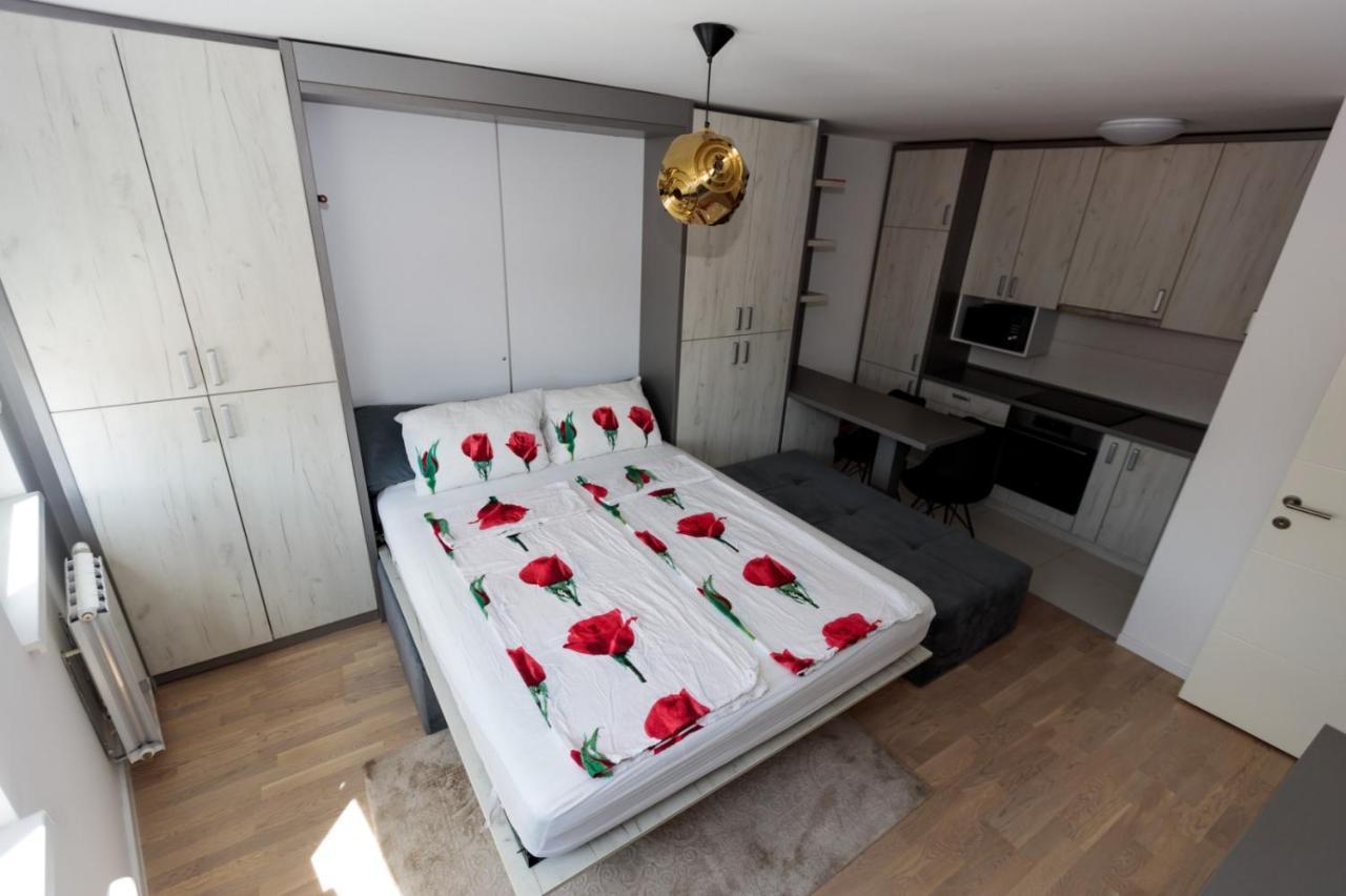 Apartman Skver 투즐라 외부 사진